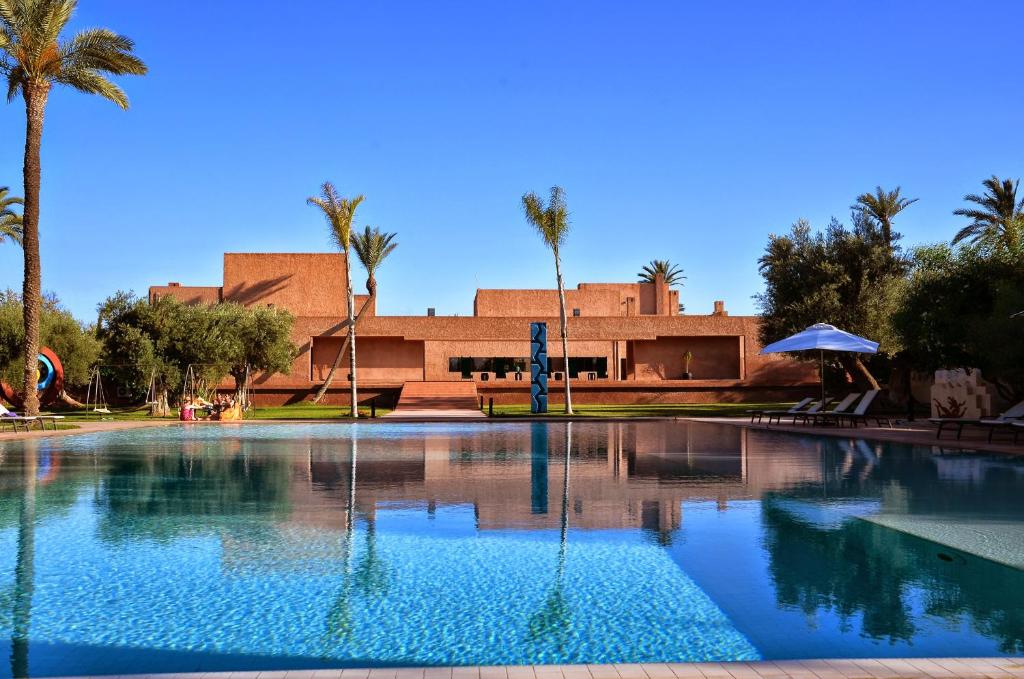 Dar Sabra Marrakech Palmeraie, architecture singulière avec patios et trois piscines communes