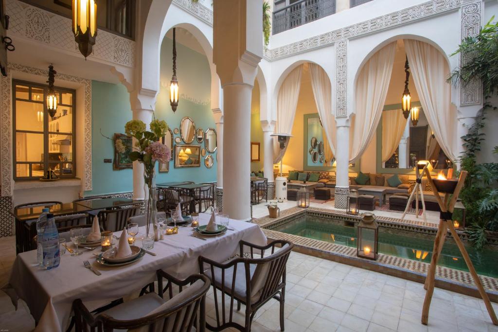 Riad Dar Saad Hammam et Rooftop Café Marrakech Medina, terrasse sur les toits