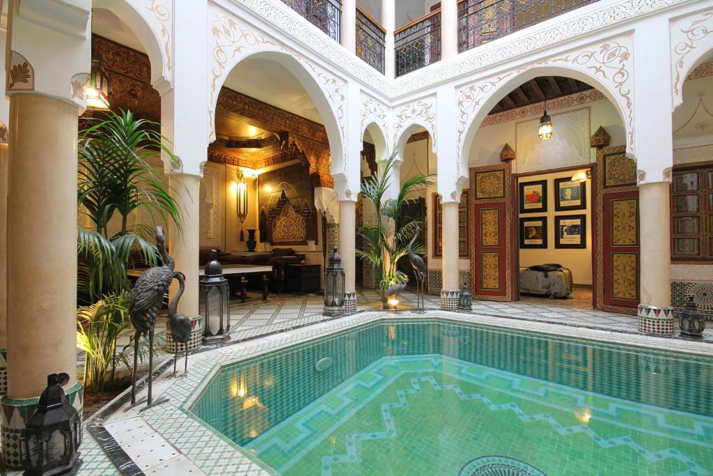 Riad Esmeralda Marrakech Medina, piscine dans la cour intérieure